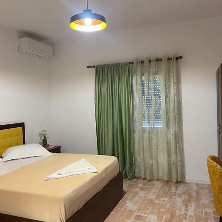 Hotel Vila C Plus Plus Берат Экстерьер фото