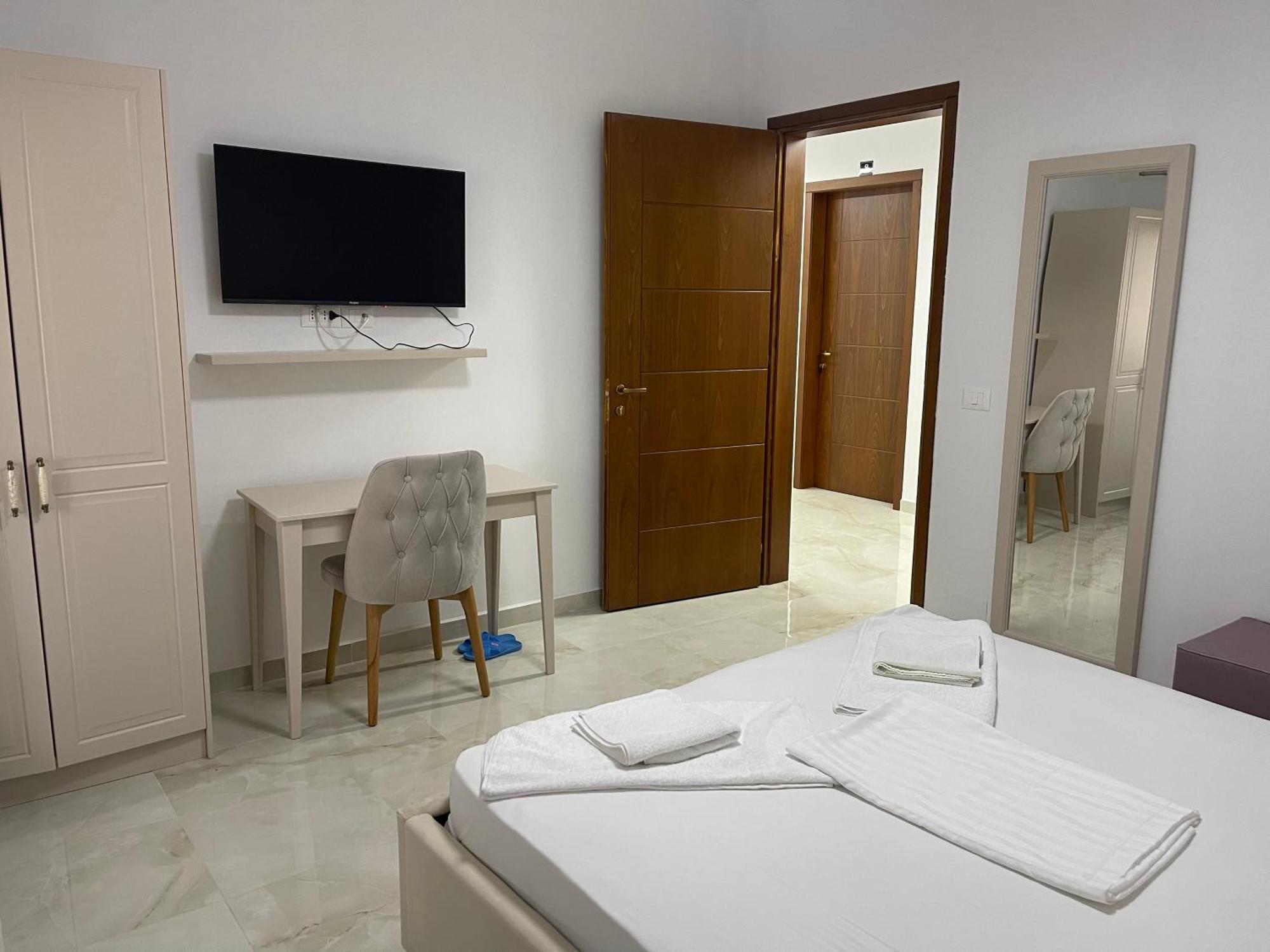 Hotel Vila C Plus Plus Берат Экстерьер фото