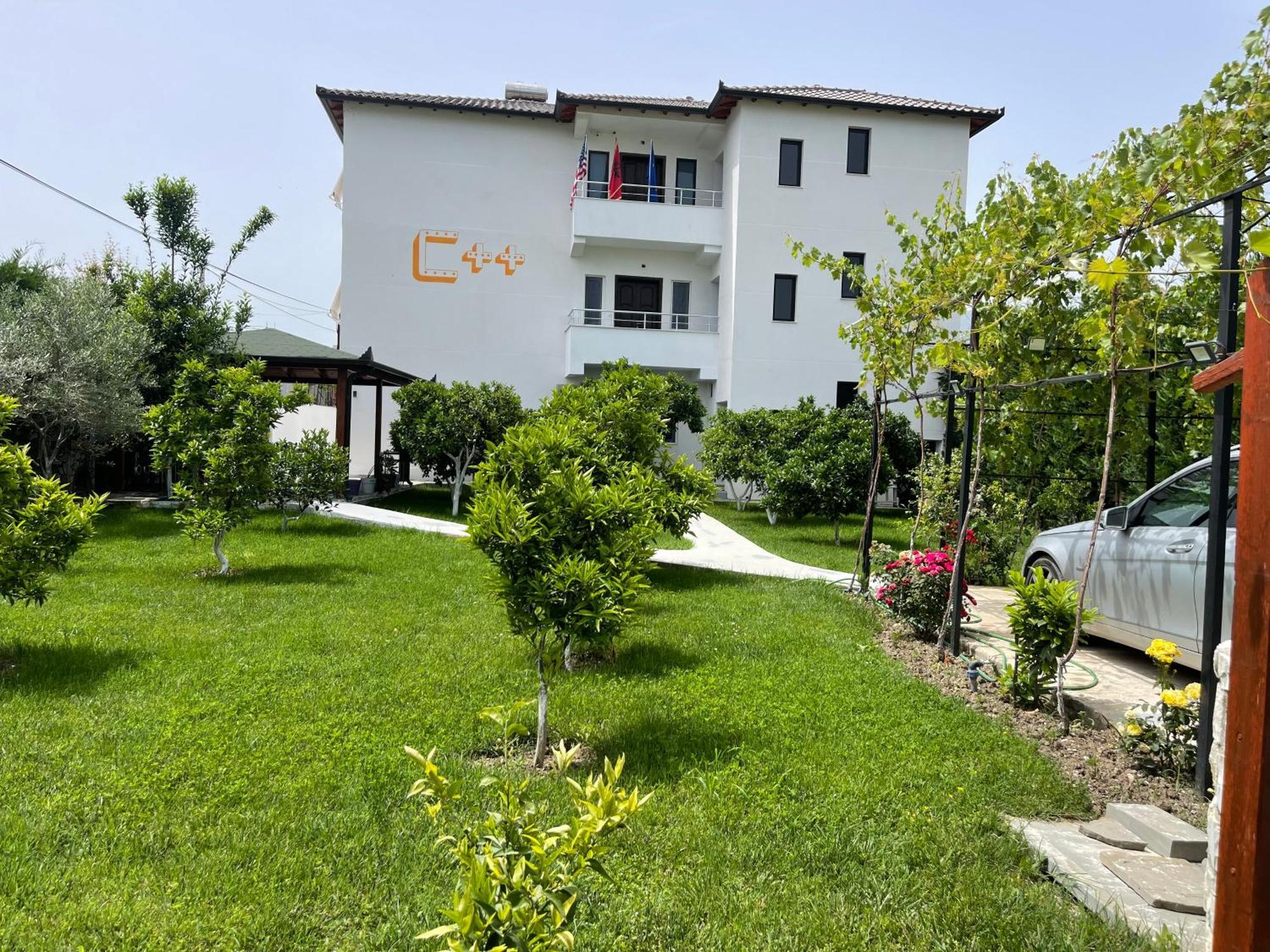 Hotel Vila C Plus Plus Берат Экстерьер фото