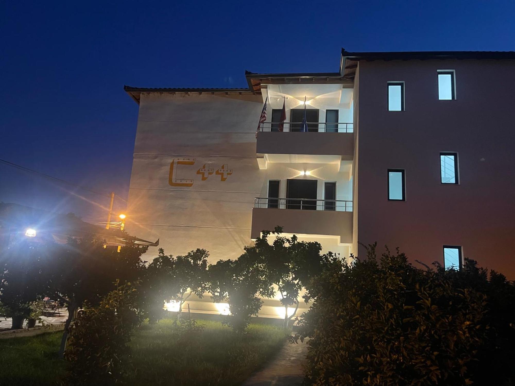 Hotel Vila C Plus Plus Берат Экстерьер фото